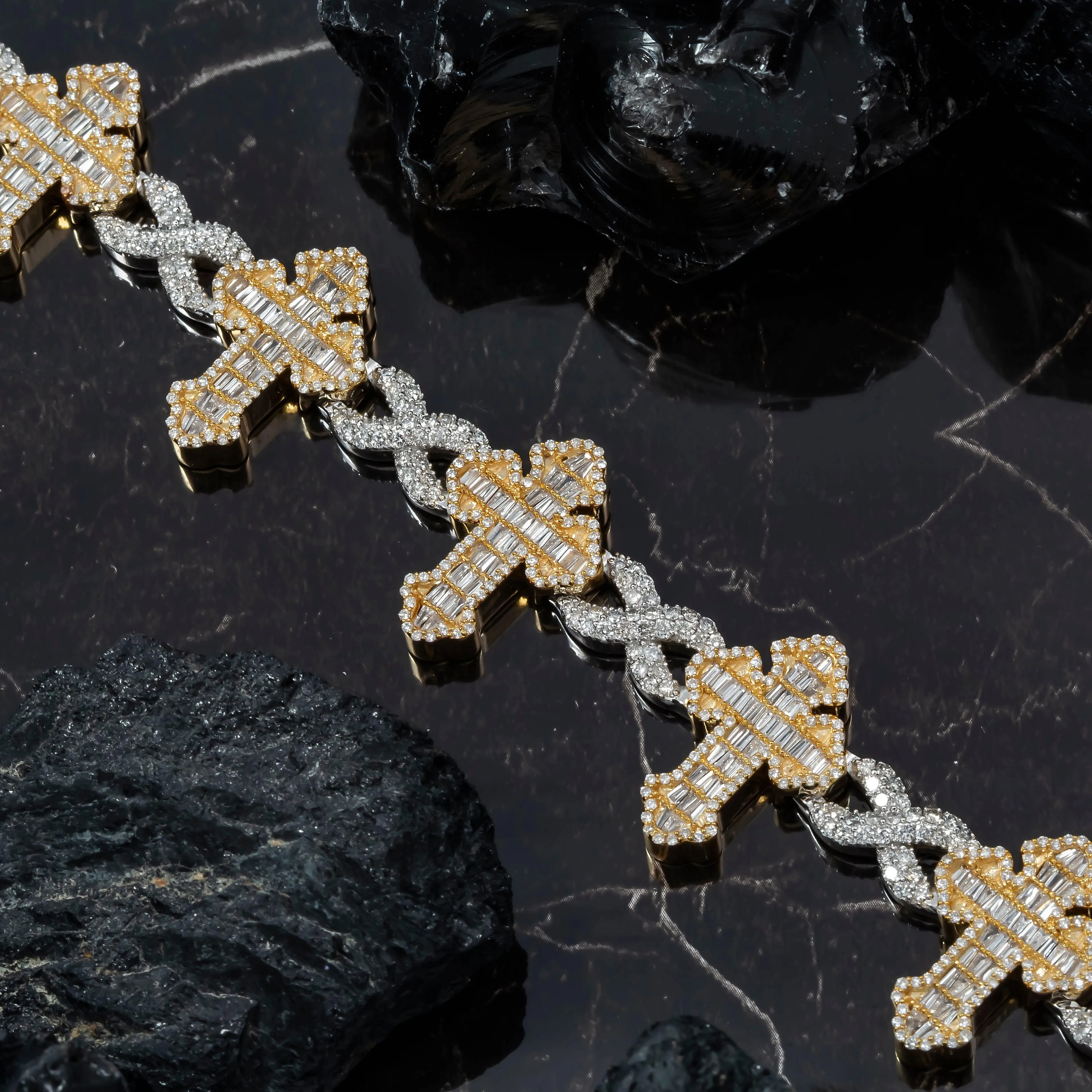 10K GOLD TWO TONE BAGUETTE AND ROUND DIAMONDS CROSS INFINITY CHAIN BRACELET 7.28 CT