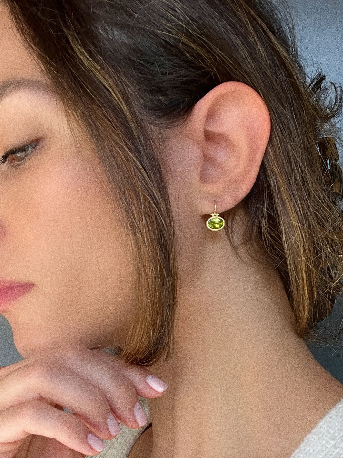 18 Karat Gold Peridot Hinge Earrings